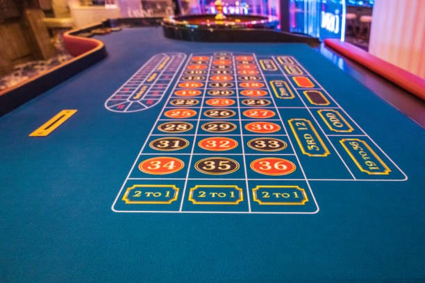 Live Gaple Online table on wormate with dealer and multiple players
